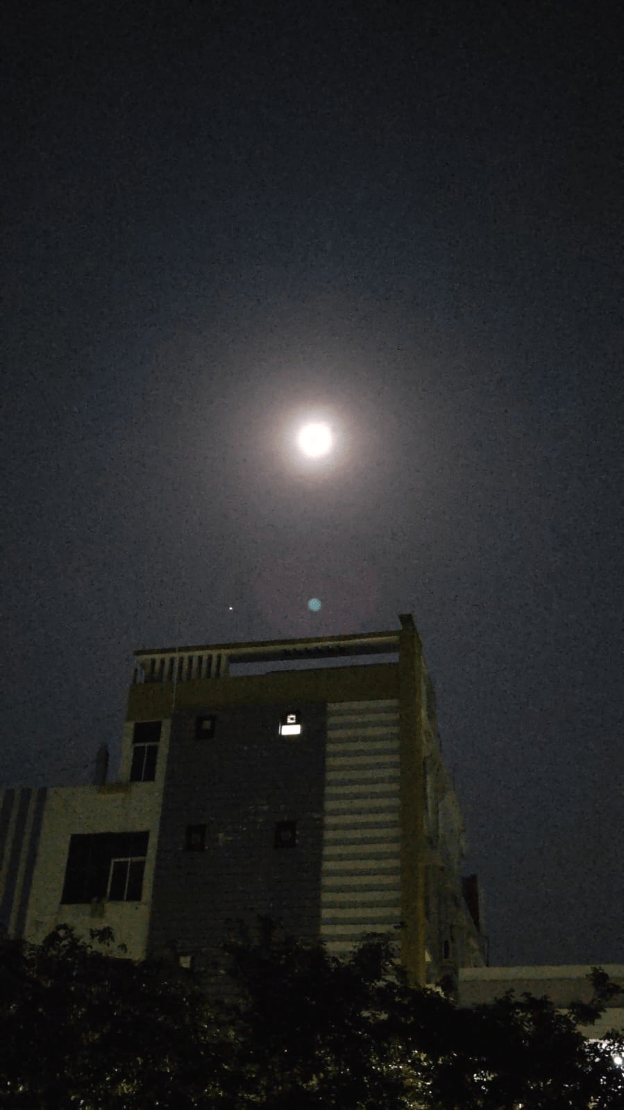 चाँद तुम नभ में ही&nbsp;रहना…..